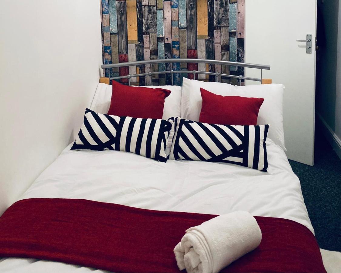 Large 4 Bedroom - Centre Сasa de vacaciones *