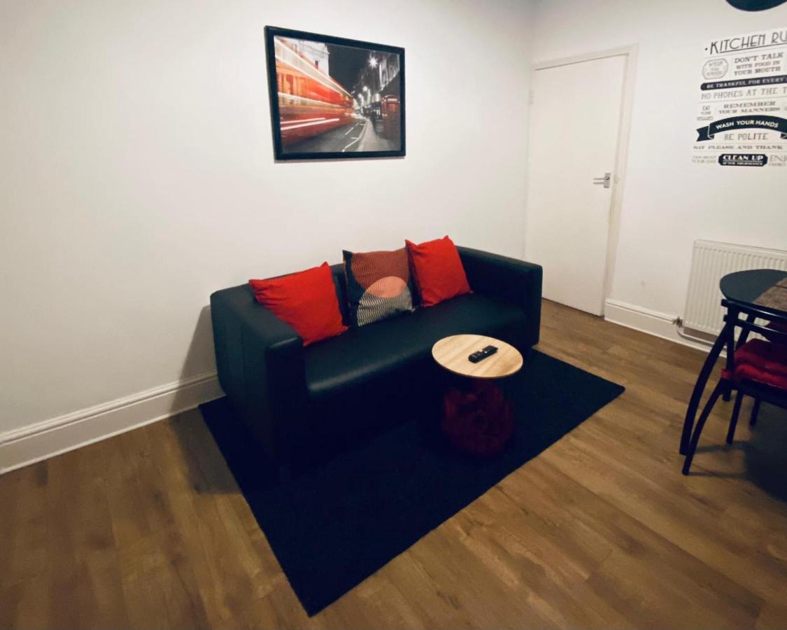 Сasa de vacaciones Large 4 Bedroom - Centre Coventry